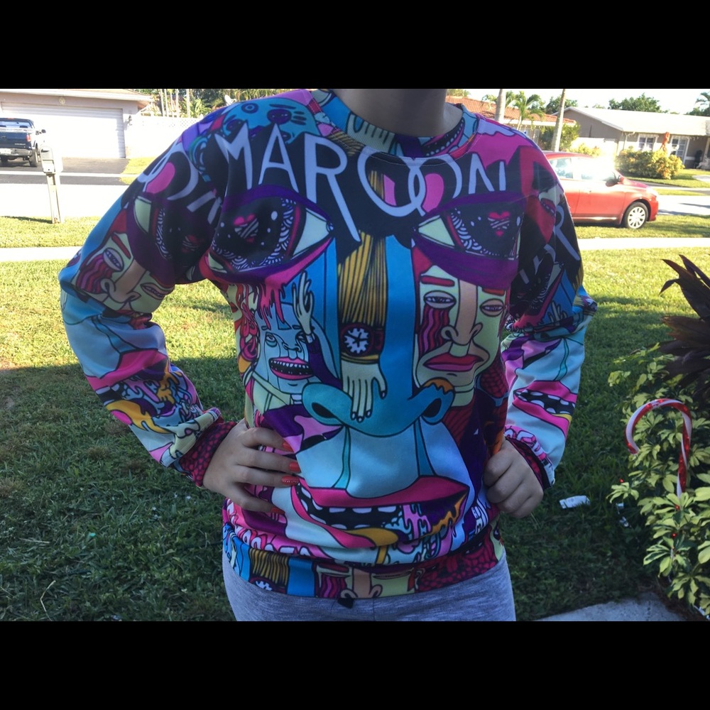Maroon 5 sweater